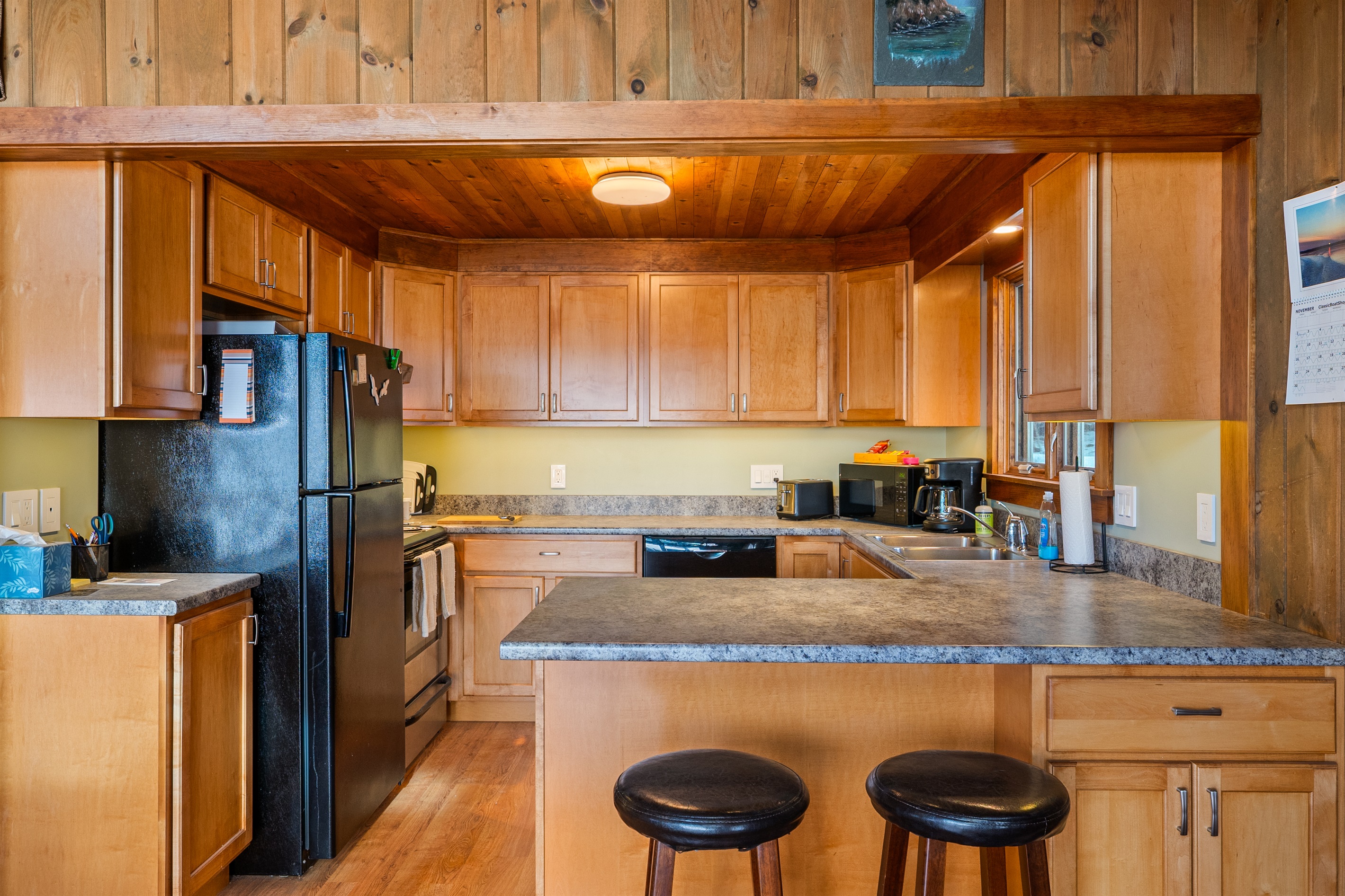 Two more spots to grab a bite to eat at the kitchen counter