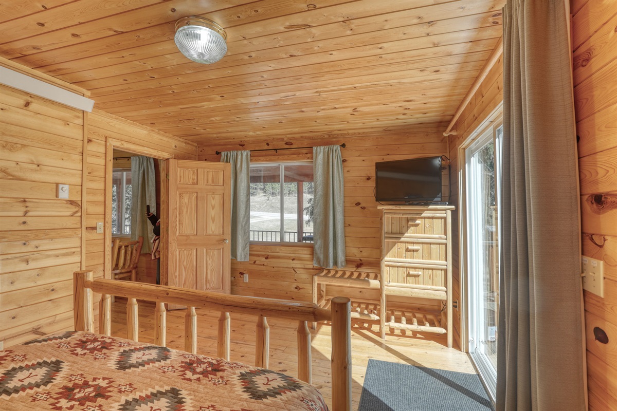 Bedroom 1 with Queen bed