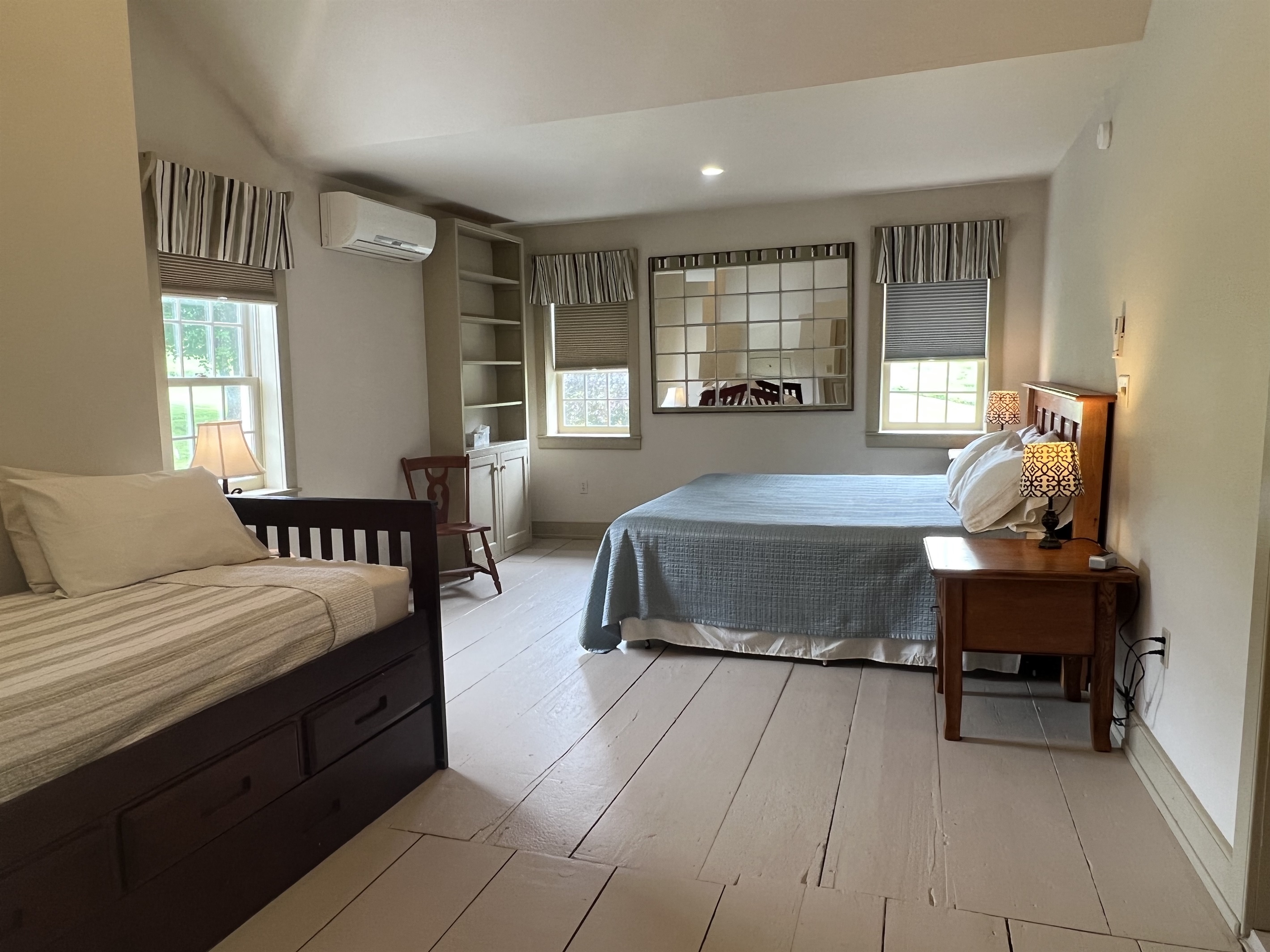 Family suite with Kind a daybed