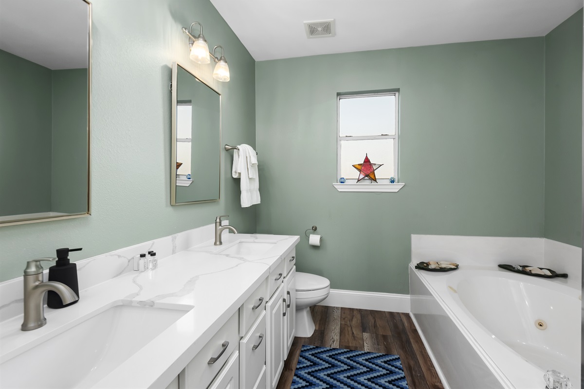 d29f1326a5194919ae22d2f2012a1622 Large | Beachhouse | Texas | TX | Vacation Homes | Galveston | Crystal Beach | Kokomo | Breezy Days | Beachfront Elegance | Sunrise Serenity | Southern Sands Property Management, LLC
