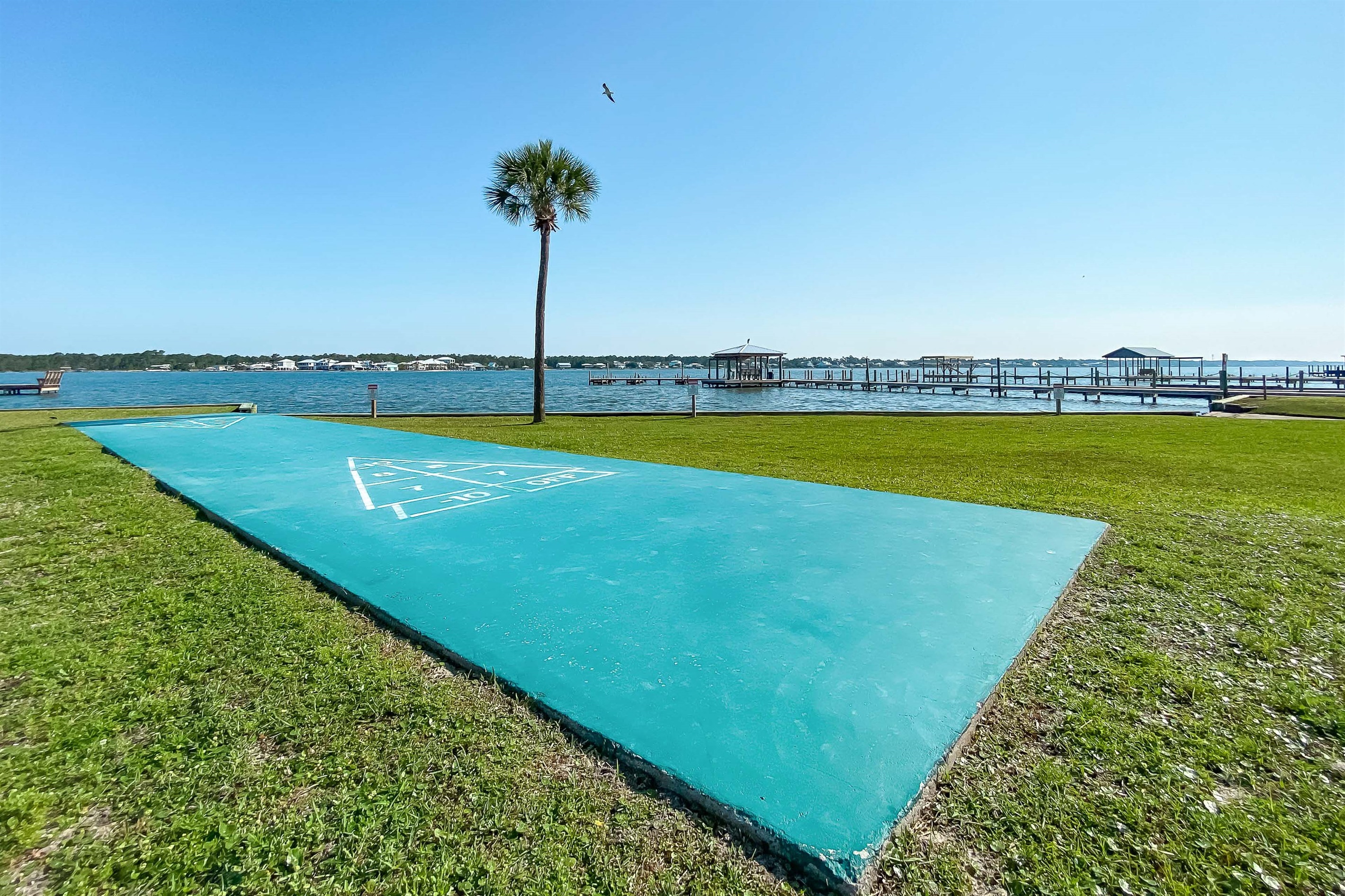 Looking for family-friendly activities in Gulf Shores? Challenge your group to a game of shuffleboard or tennis on our manicured courts.