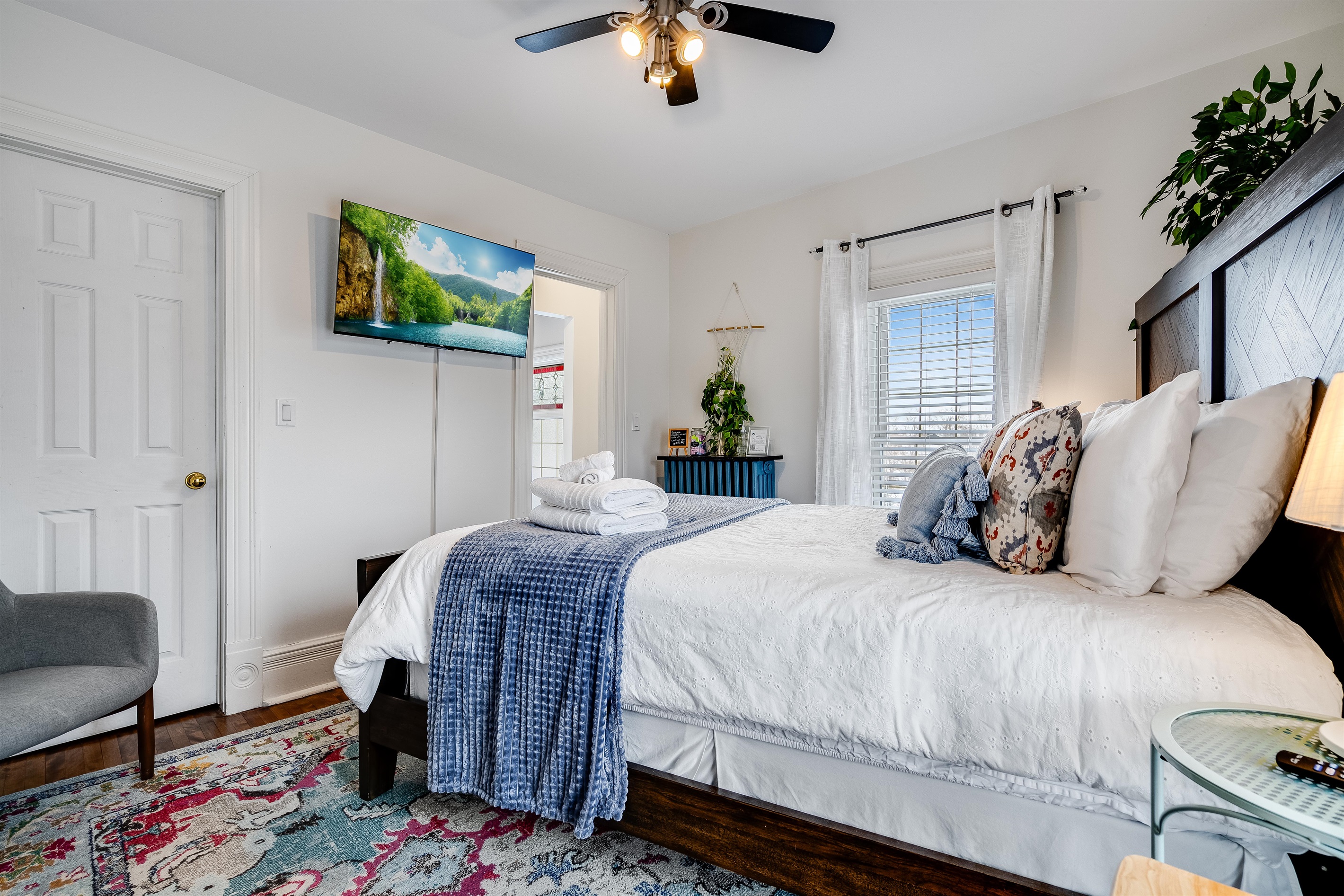 Queen Bed, perfect to ease sleepless nights, and waking up refreshed.