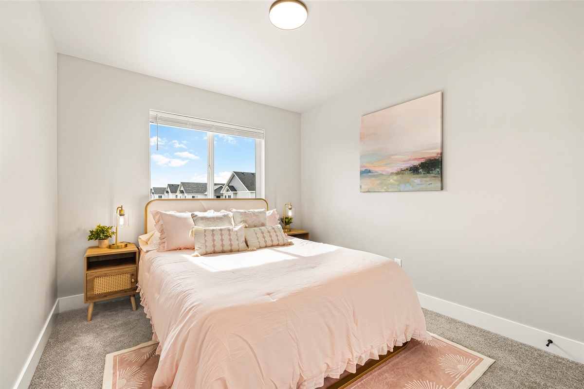 Second bedroom with lots of natural light.