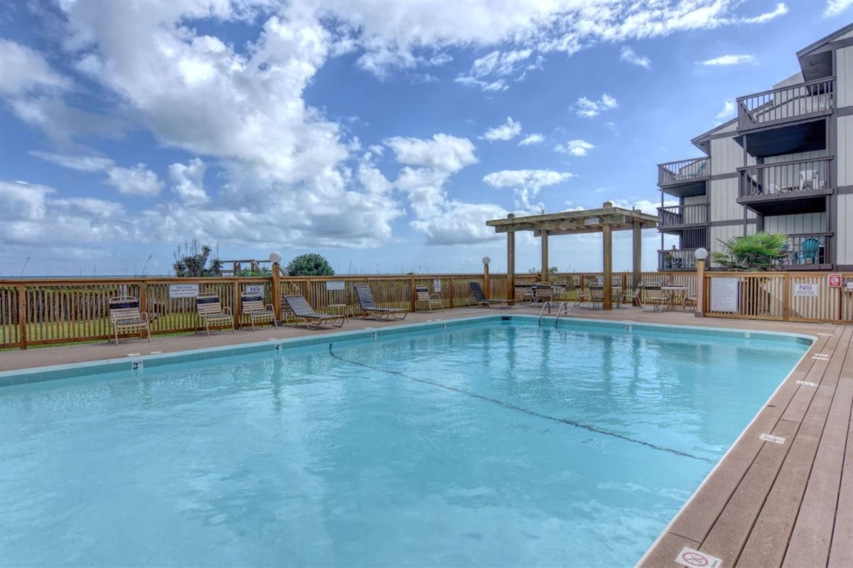 BIG pool and poolside area. Even in the summer there is plenty of space! 