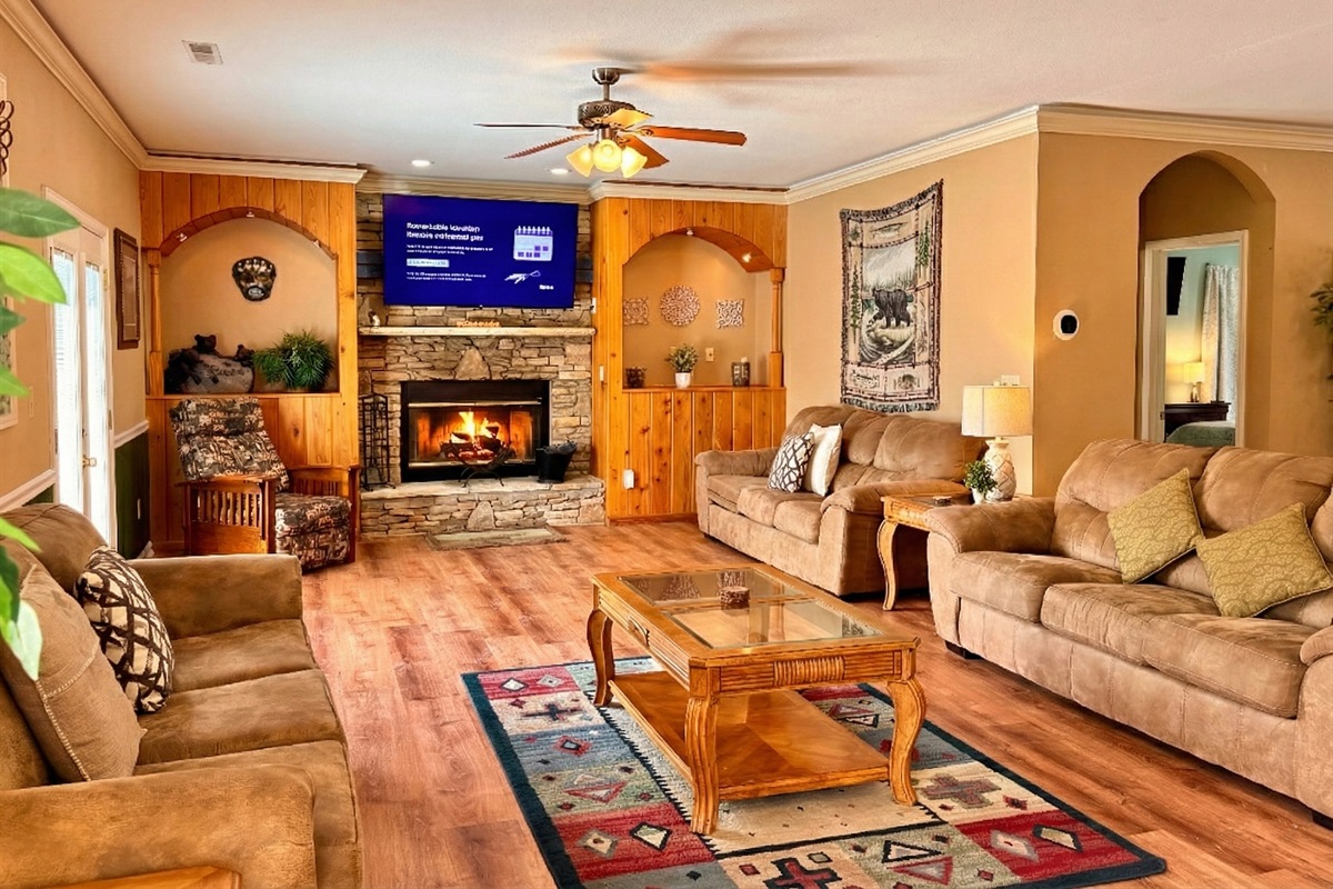 Winter Mid-Week stays offer the best mix of value and tranquility in Gatlinburg! Few lines and almost no waiting!