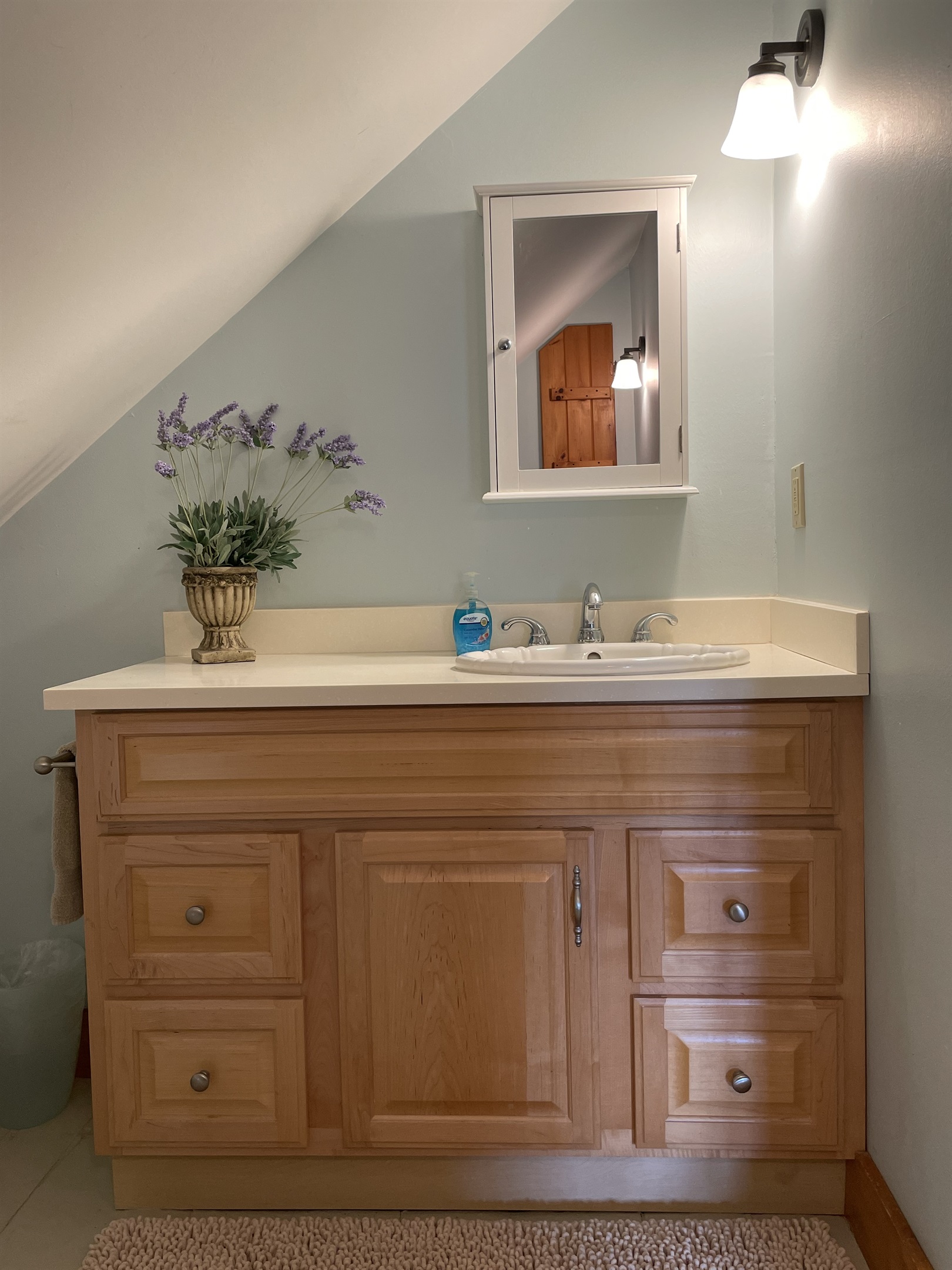 Ensuite bath w/ shower in bdrm 8