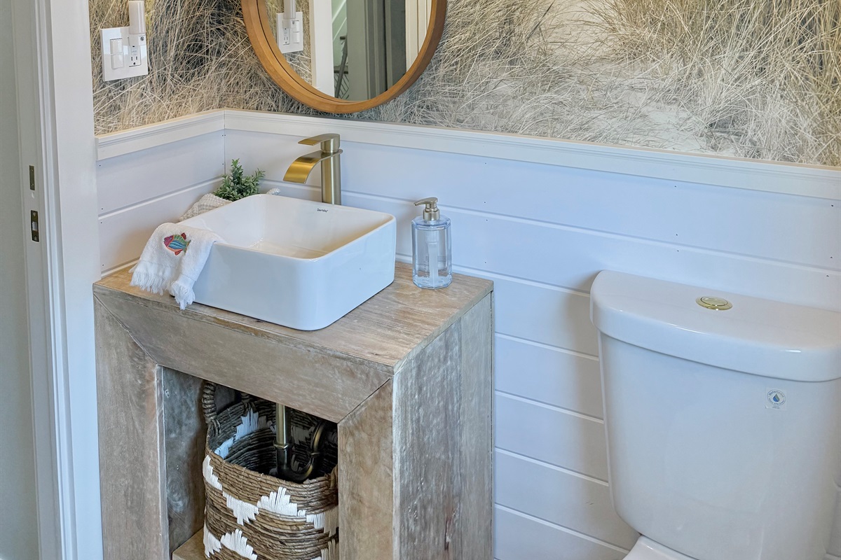 1st Floor Front Bath