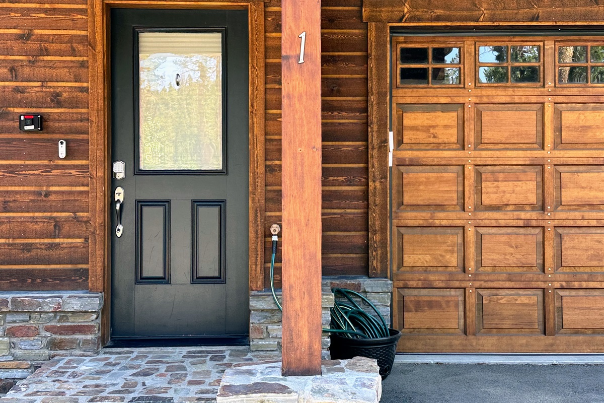 Welcome to Slopeside Solitude, Mountainaside #1