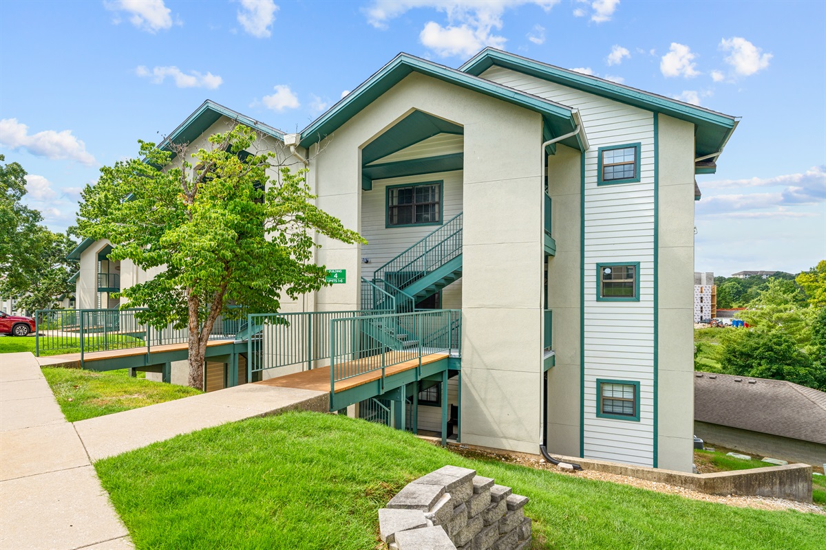 🏡 Walk-in level access with no stairs—unpack with ease and start enjoying your stay from the moment you arrive.