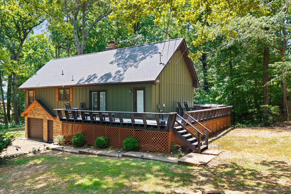 Cabin Exterior | Front Yard (summer time)