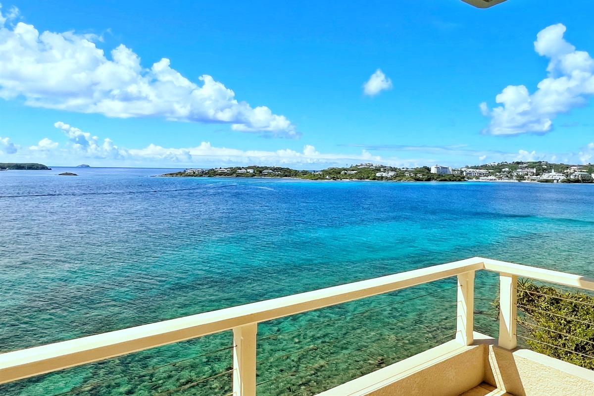 Perched on the edge of beauty&mdash;uninterrupted ocean views from every angle.