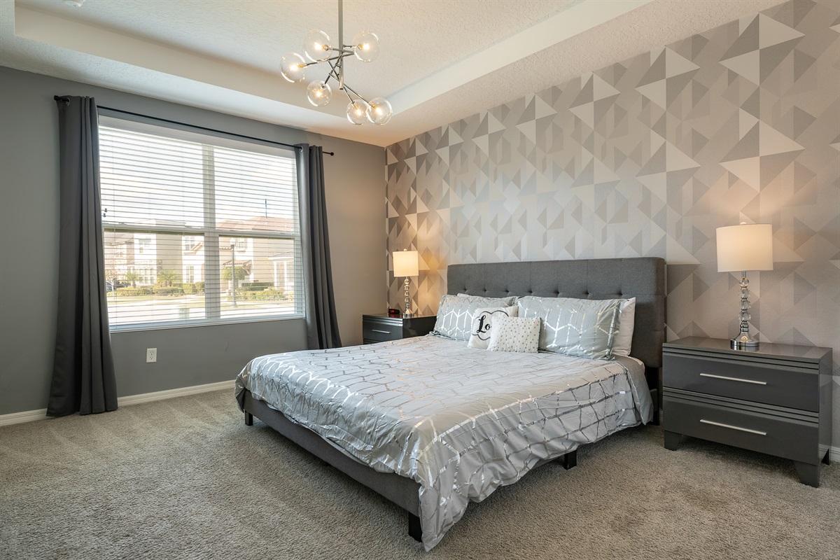 Bedroom 1 - Master En-suite King