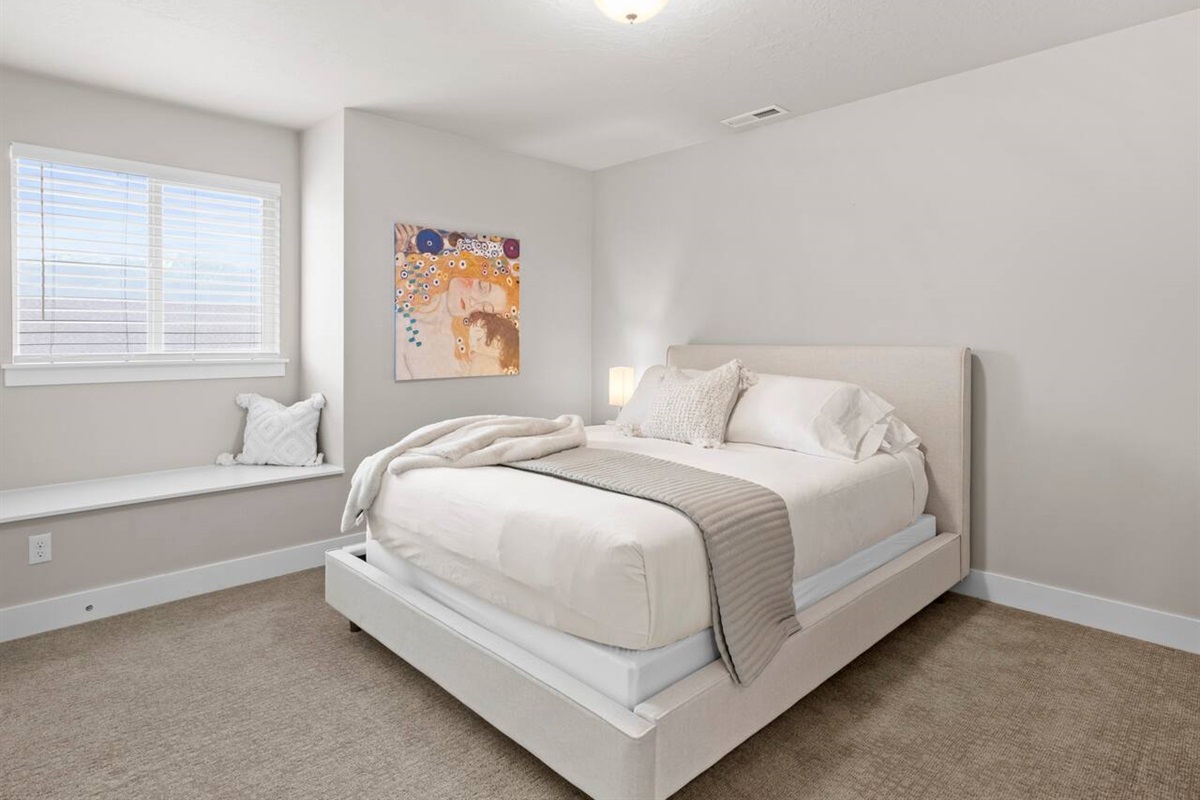 Queen Bedroom 3 - Upstairs