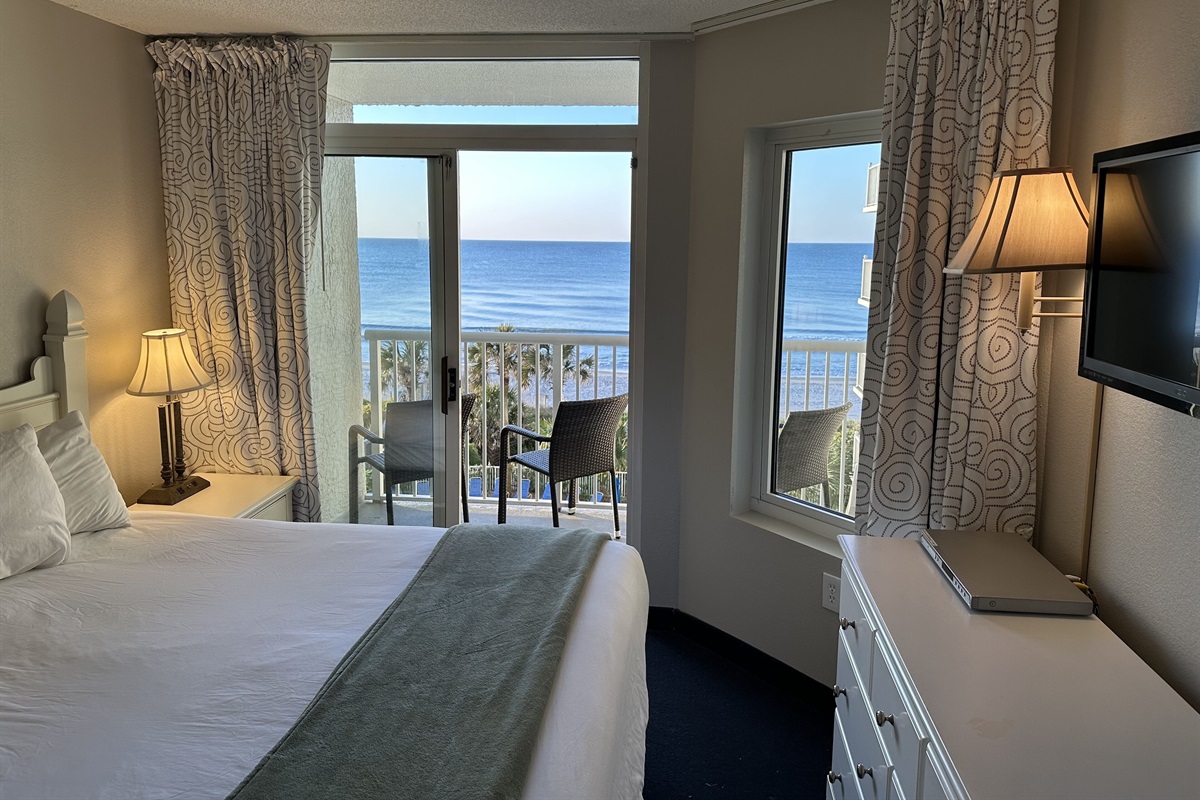 Oceanfront Master Bedroom with king bed.