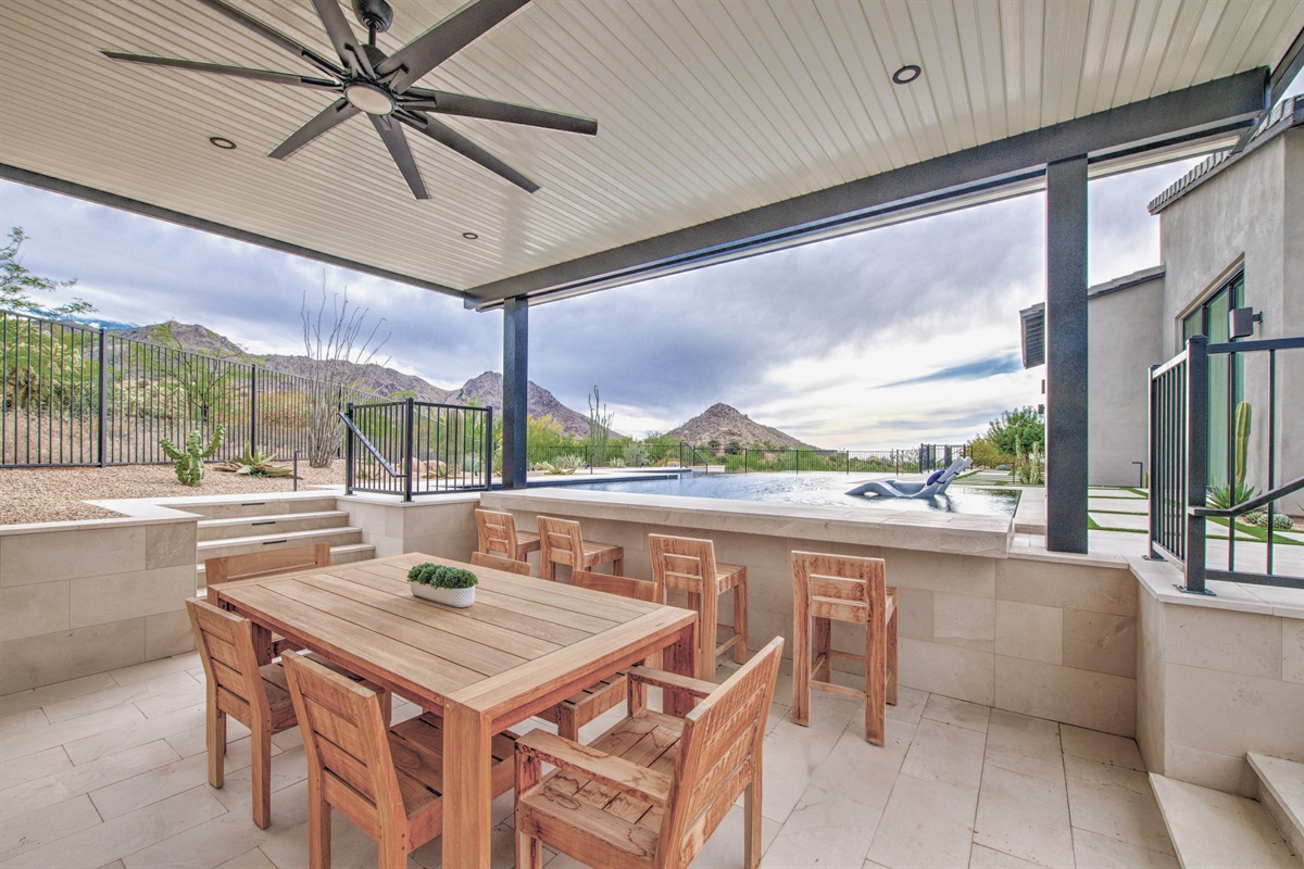 Indulge in al fresco dining with an incredible desert view that's ever changing.