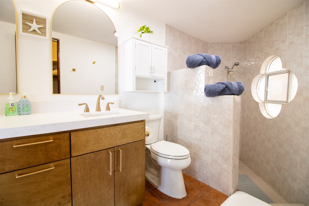 Principal Bedroom en suite Bathroom