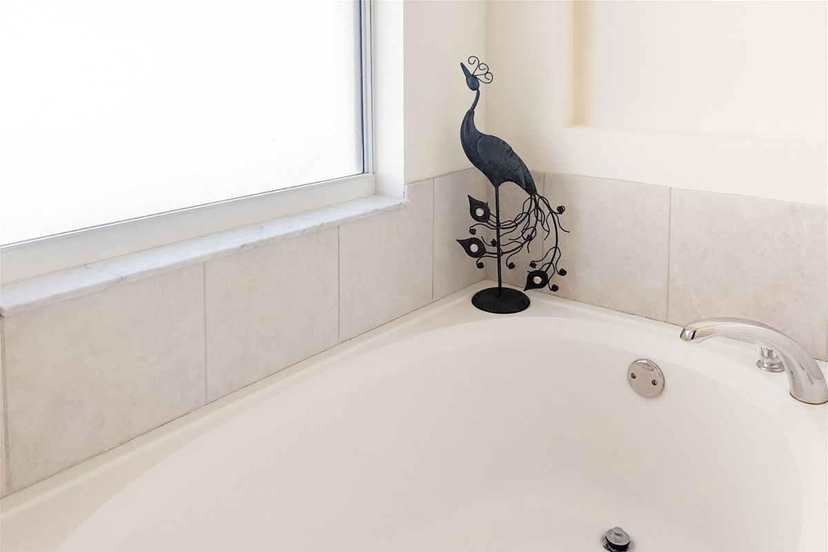 Spacious soaking tub