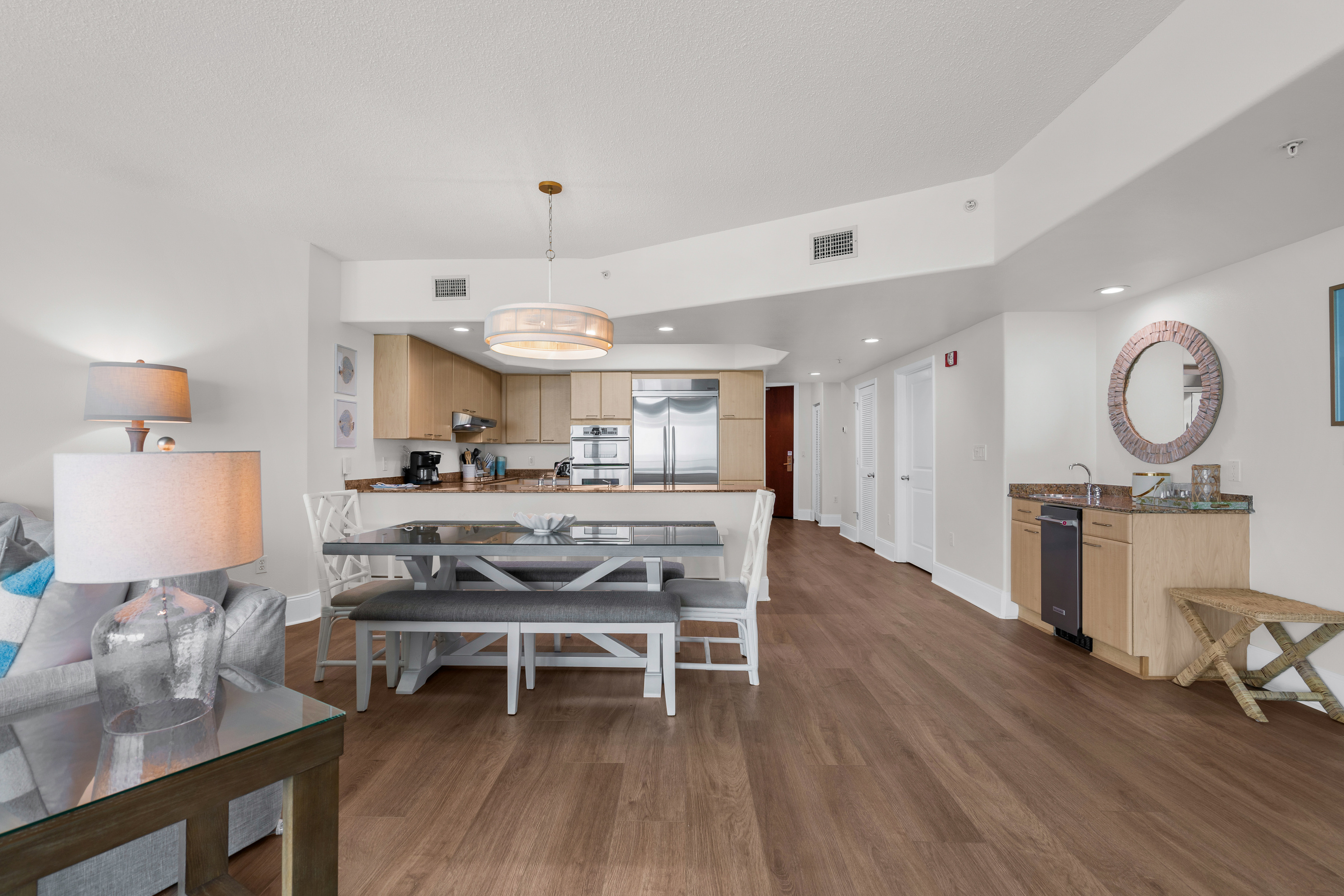 Dining/Bar