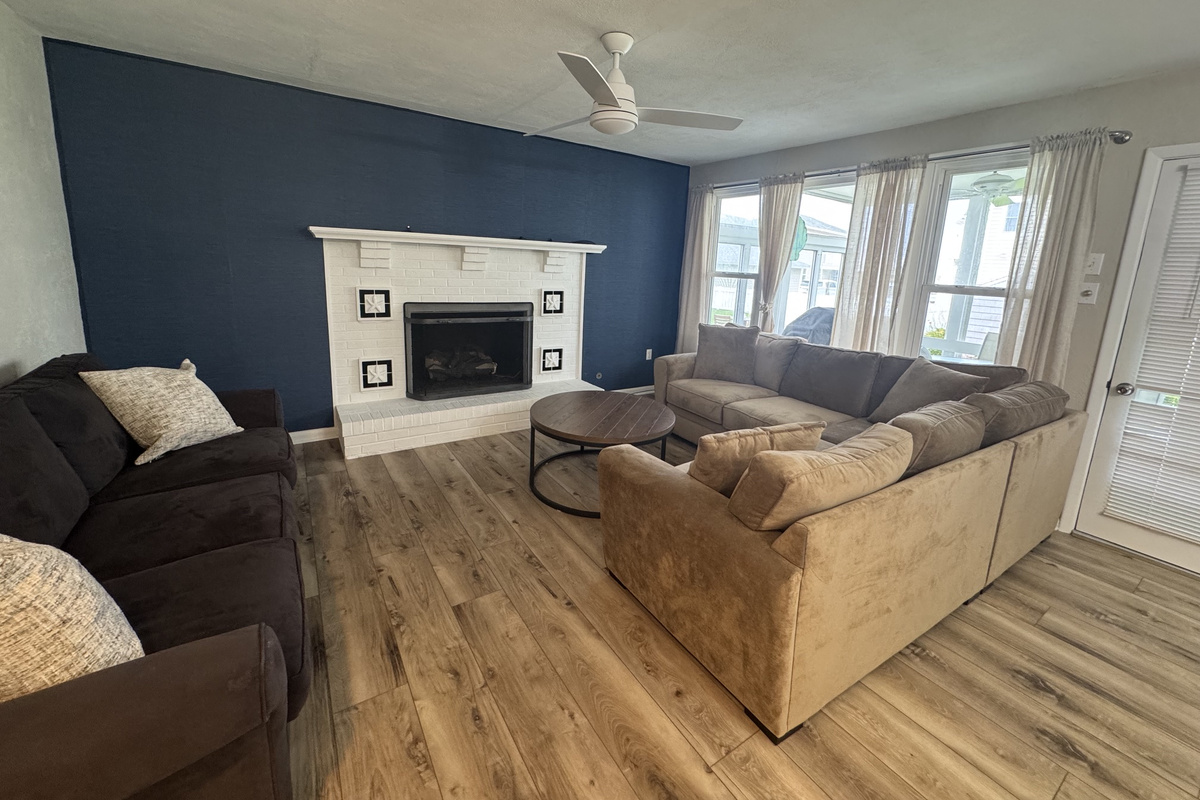 Living_Room_Fireplace_Seating.