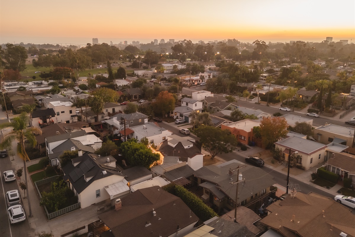 Located in a quiet, walkable neighborhood just minutes from Balboa Park and the zoo. You'll love how peaceful yet central this spot is!