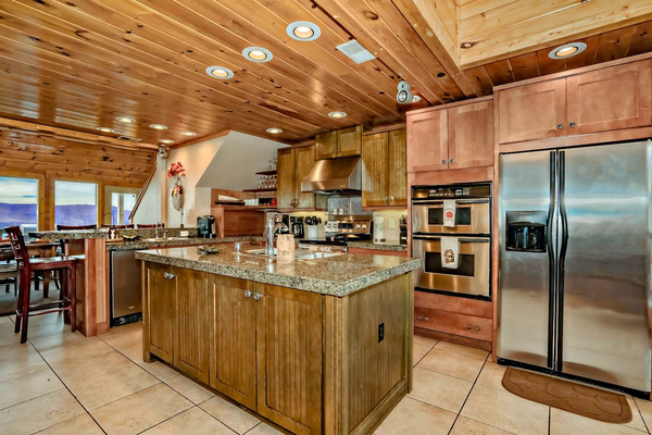 Furnished gourmet kitchen ready for a crowd, Tanasi Lodge
