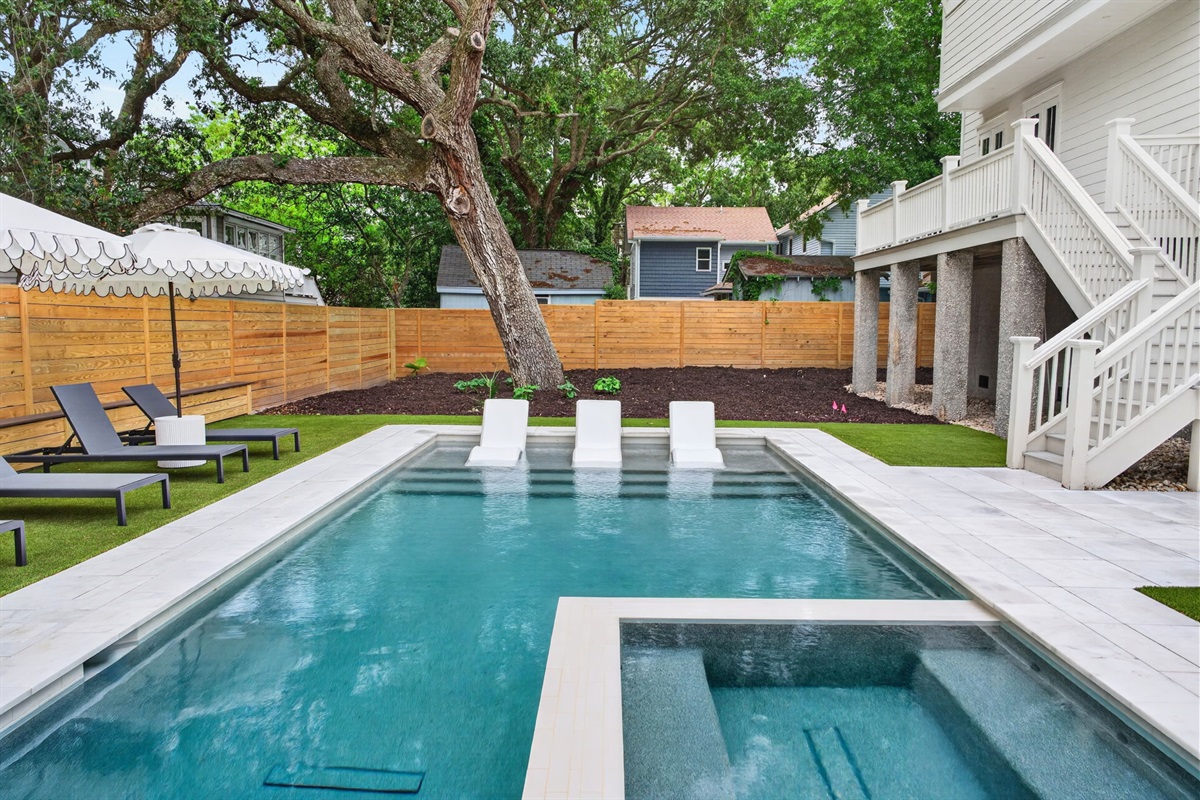 Pool & Hot Tub | Sun Kissed by the Sea | 3007 Cameron Blvd | Isle of Palms, SC | IOP Escapes