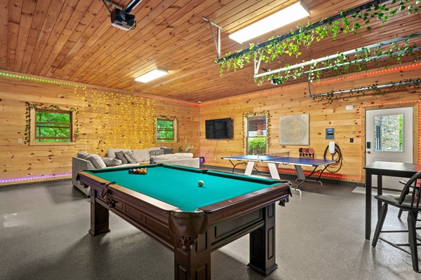 Pool table 