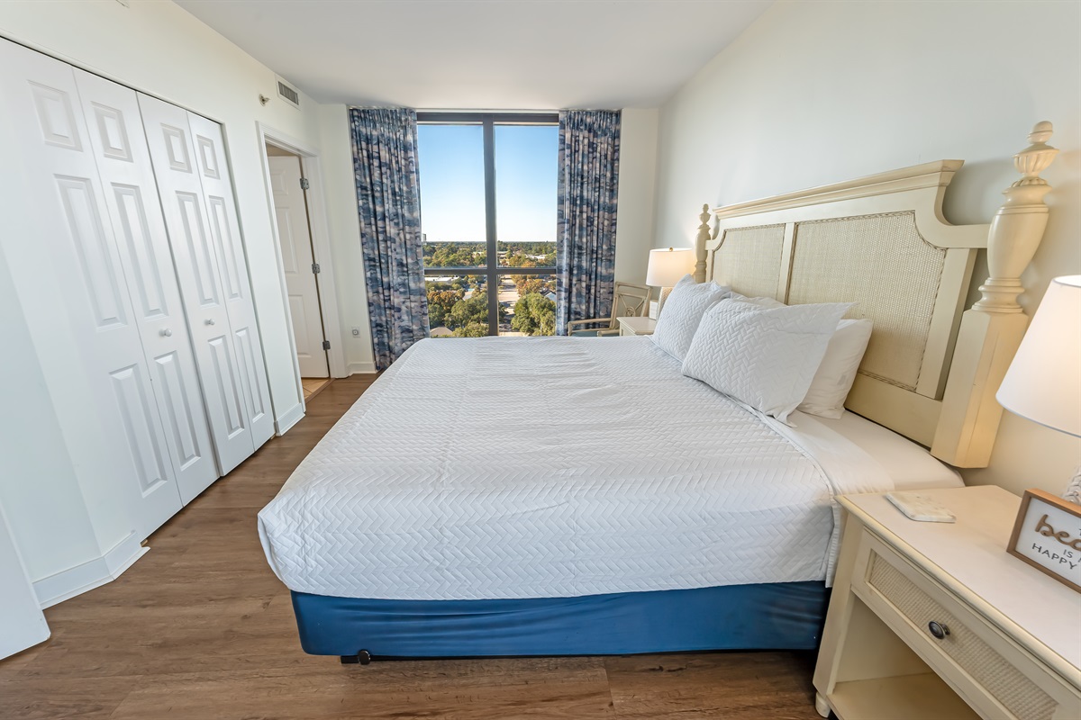 Beautiful Bedroom with Amazing Views