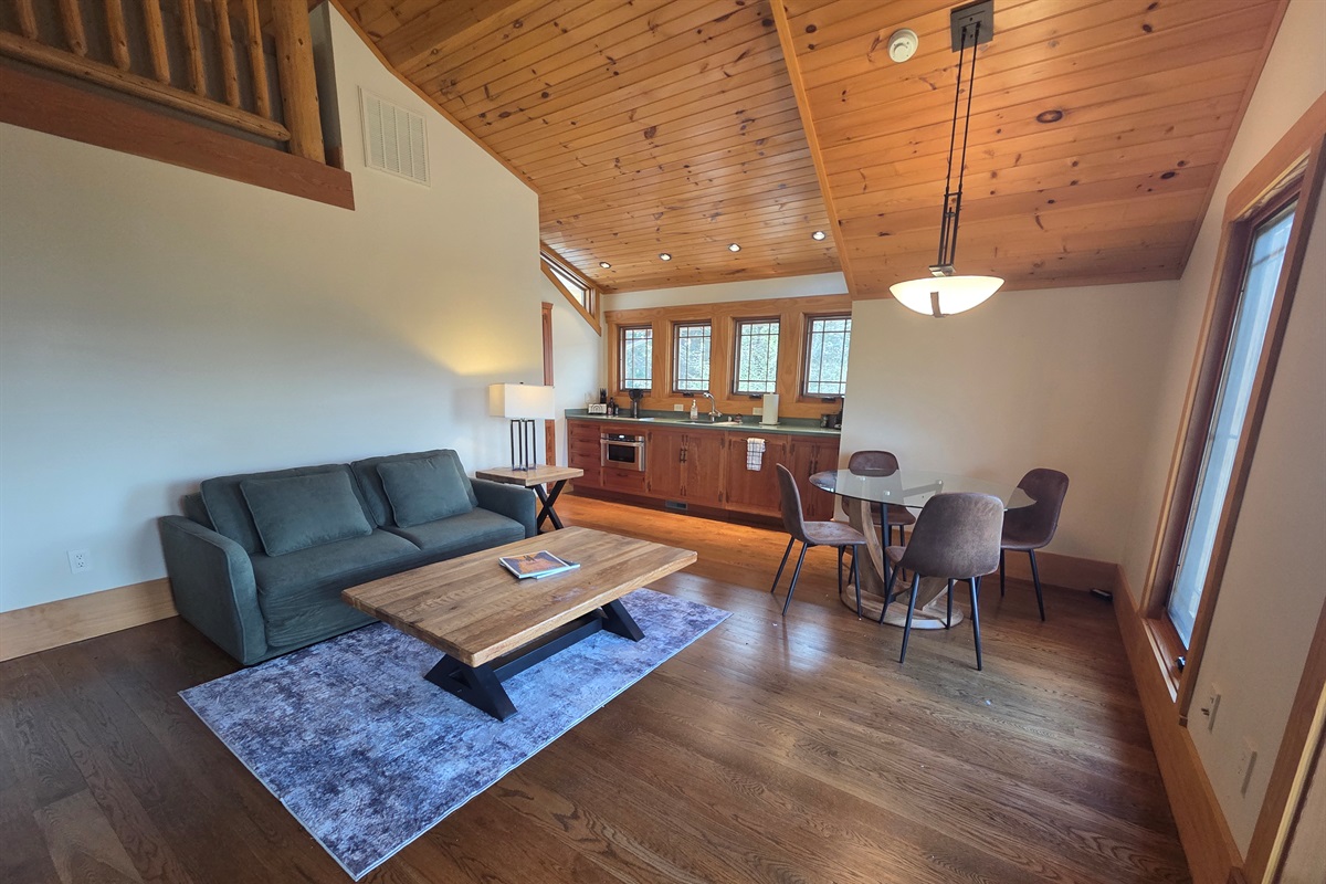 Livingroom in separate carriage apartment over garage