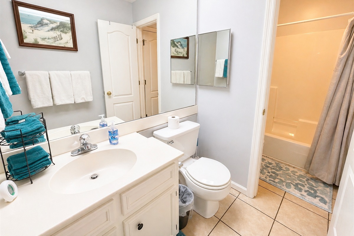 Full bathroom with a combination tub/shower