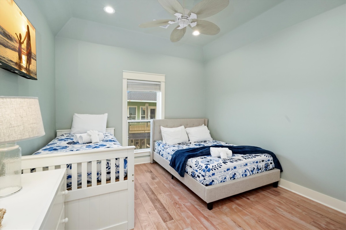 d38d0544b8d3429ea6280b2ce17e545d Large | Beachhouse | Texas | TX | Vacation Homes | Galveston | Crystal Beach | Kokomo | Breezy Days | Beachfront Elegance | Sunrise Serenity | Southern Sands Property Management, LLC