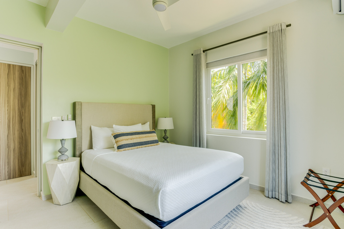 Guest Bedroom 122