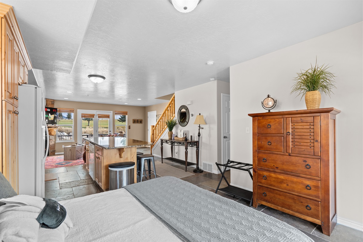 Flexible sitting area with a sleeper sofa — perfect for extra guests or afternoon lounging.