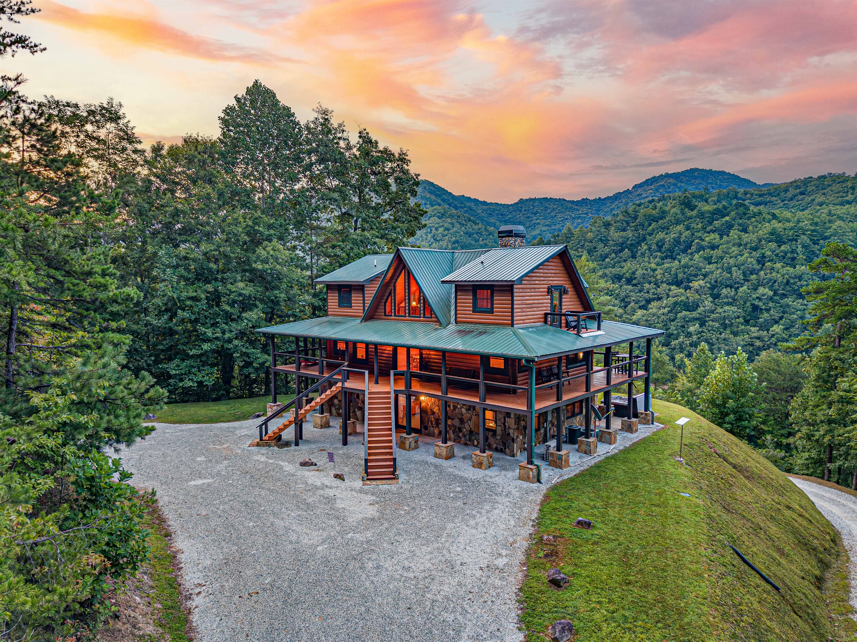 Step into serenity! Our private dock offers breathtaking views of the misty lake, surrounded by lush forests. The perfect escape for nature lovers.