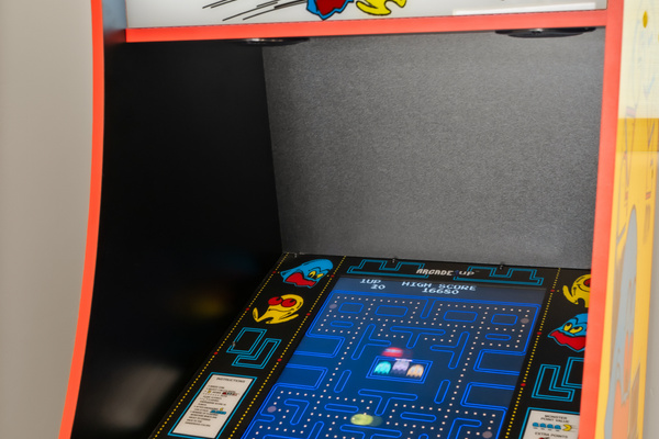 Bring on the nostalgia! Challenge your family to classic arcade games including Pac-Man and Golden Tee, or enjoy a life-sized game of tic-tac-toe.