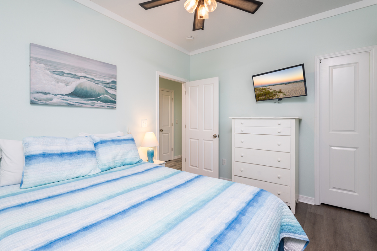 Guest bedroom 