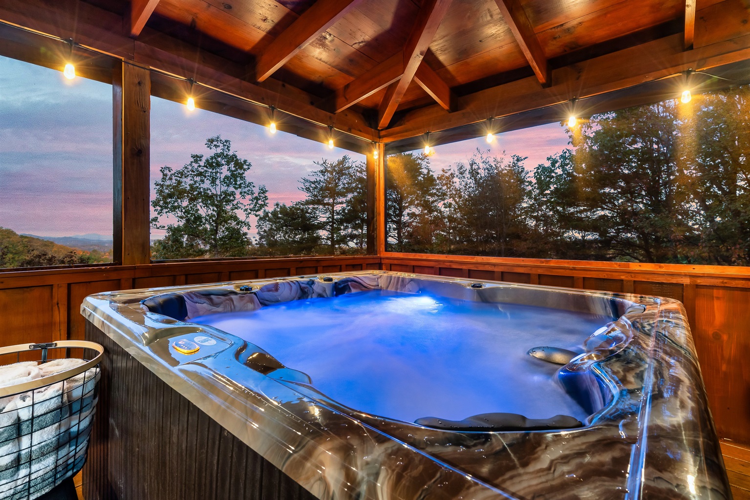 Relax in our new hot tub located on the screened porch with stunning mountain views. Immerse yourself in nature and take in the fresh mountain air. Perfect for unwinding after a long day of hi