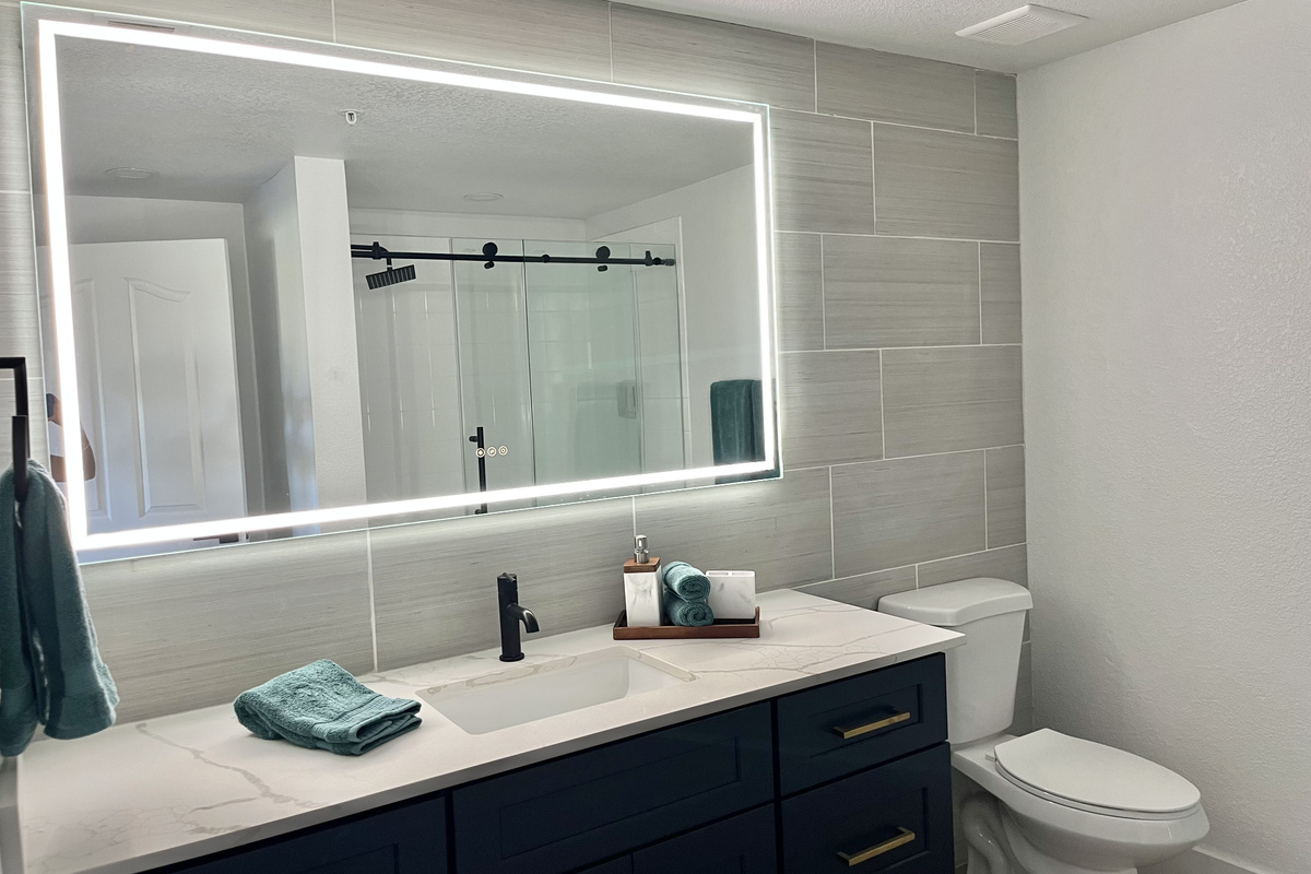 Large main bath with walk-in shower