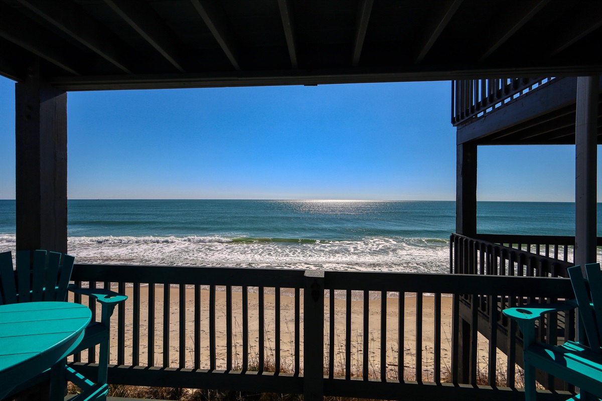 2nd floor balcony off living room