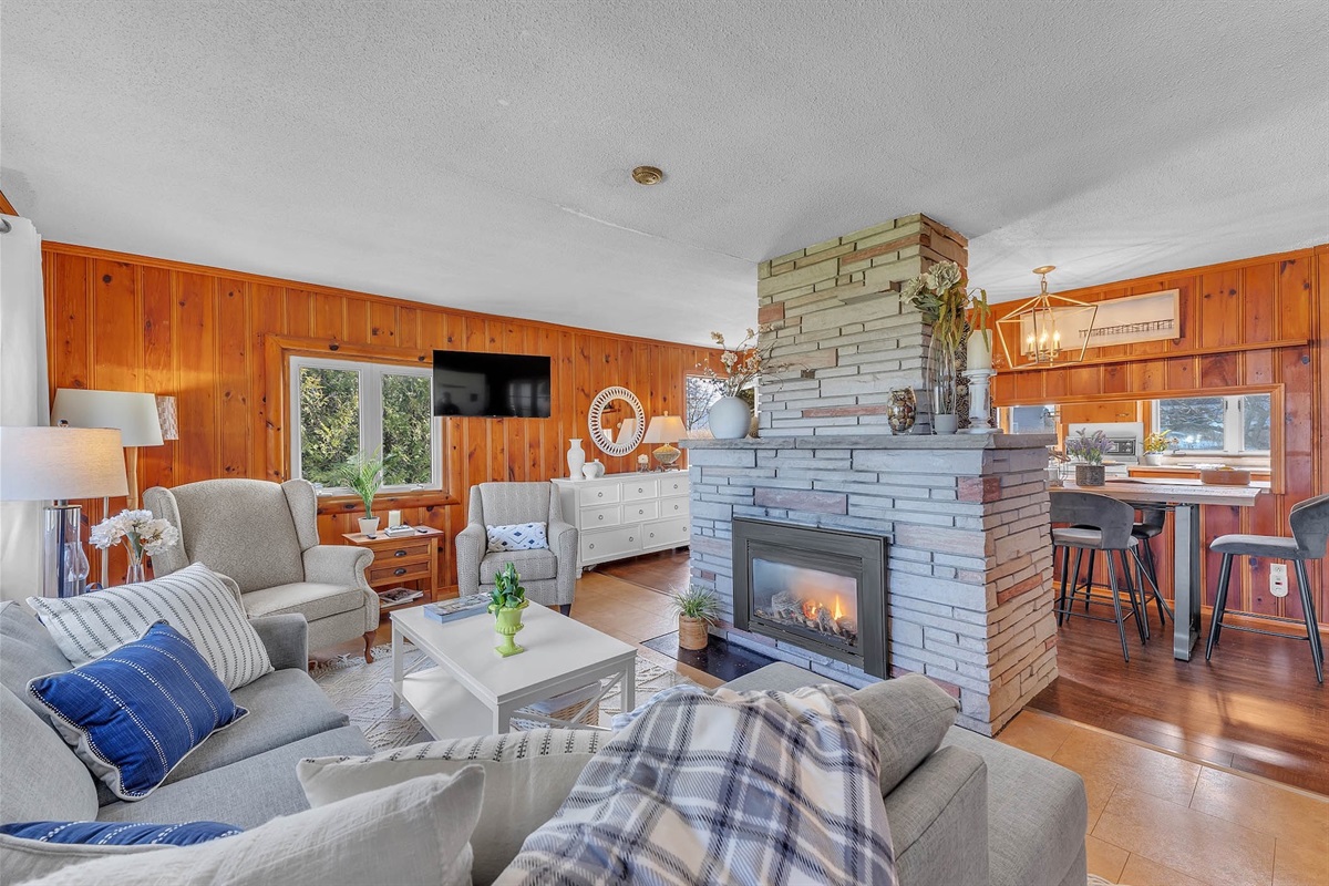 d3d1869b824944daa2e42d879247fbc9 Large