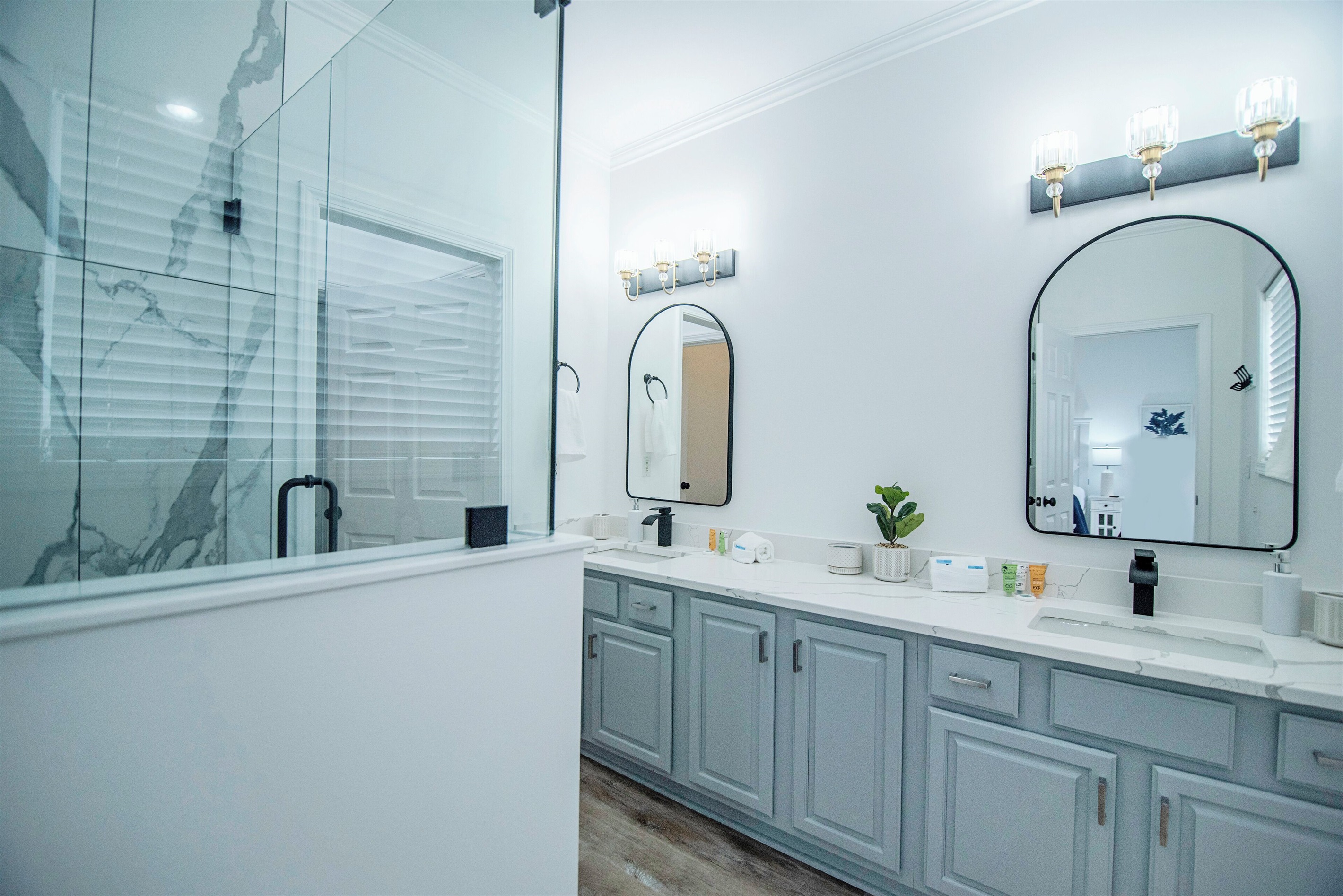 Upstairs Master Bath