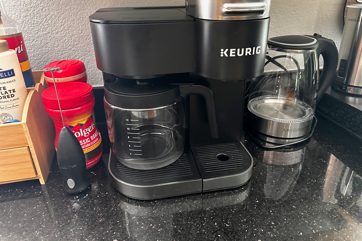 drip Coffee pot and PODs