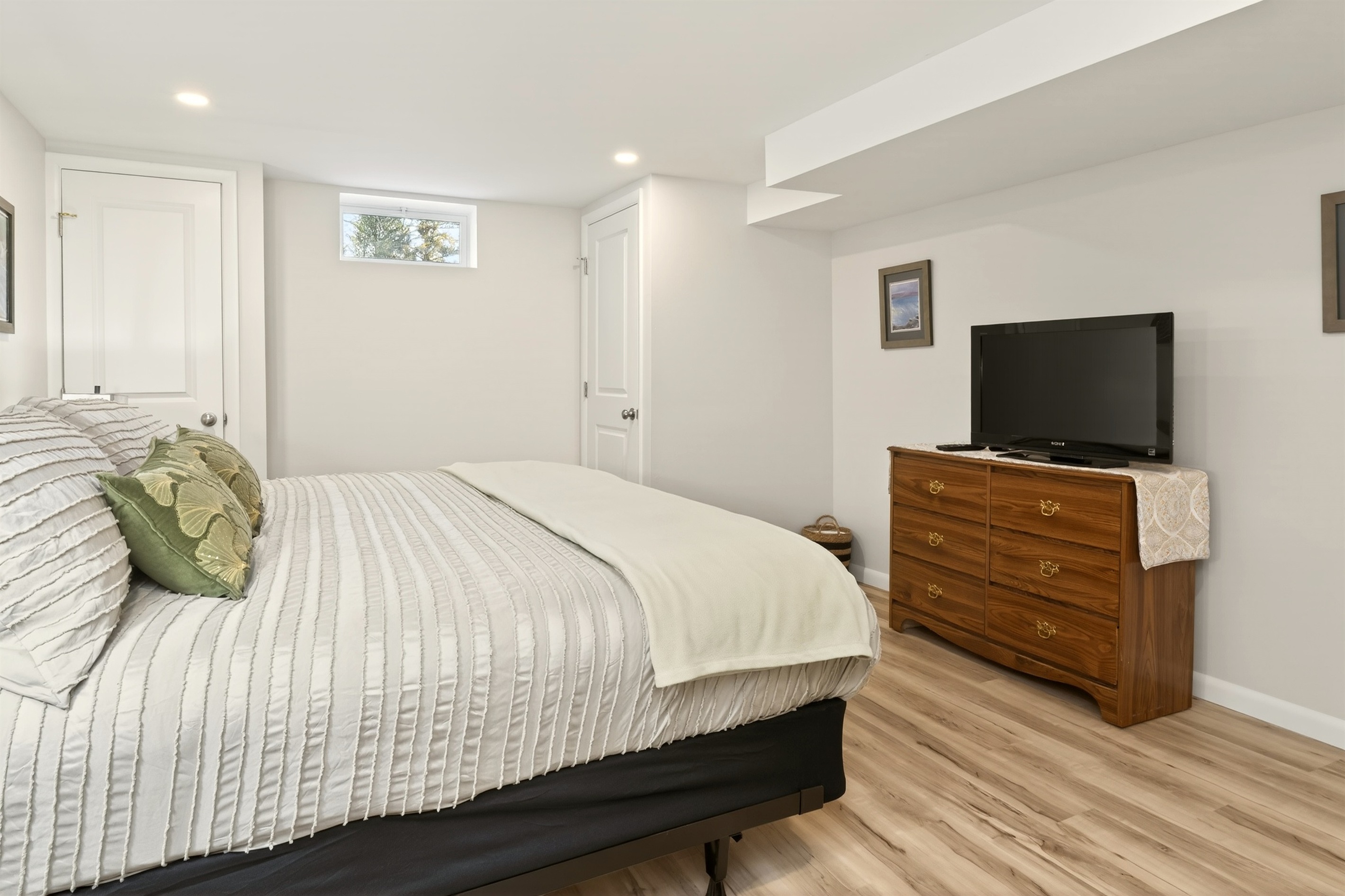 Lower level king bedroom