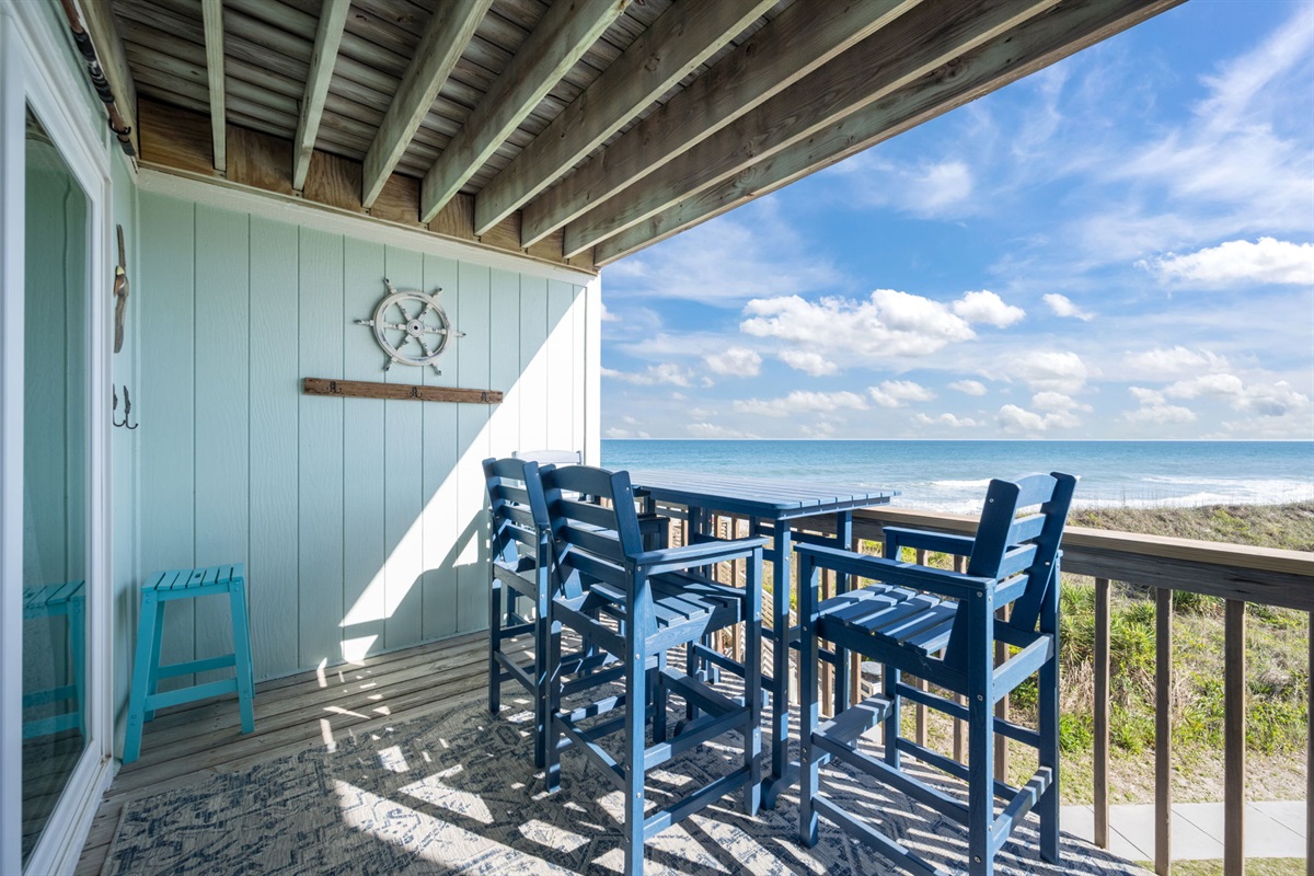 Elevated dining set lets you soak in the ocean breeze while enjoying meals outside