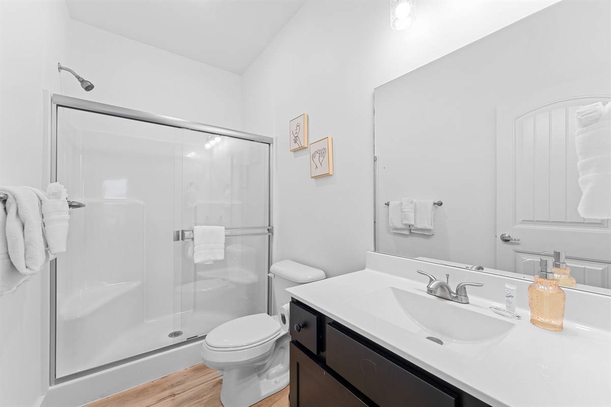 Upper Level King 2 Bath