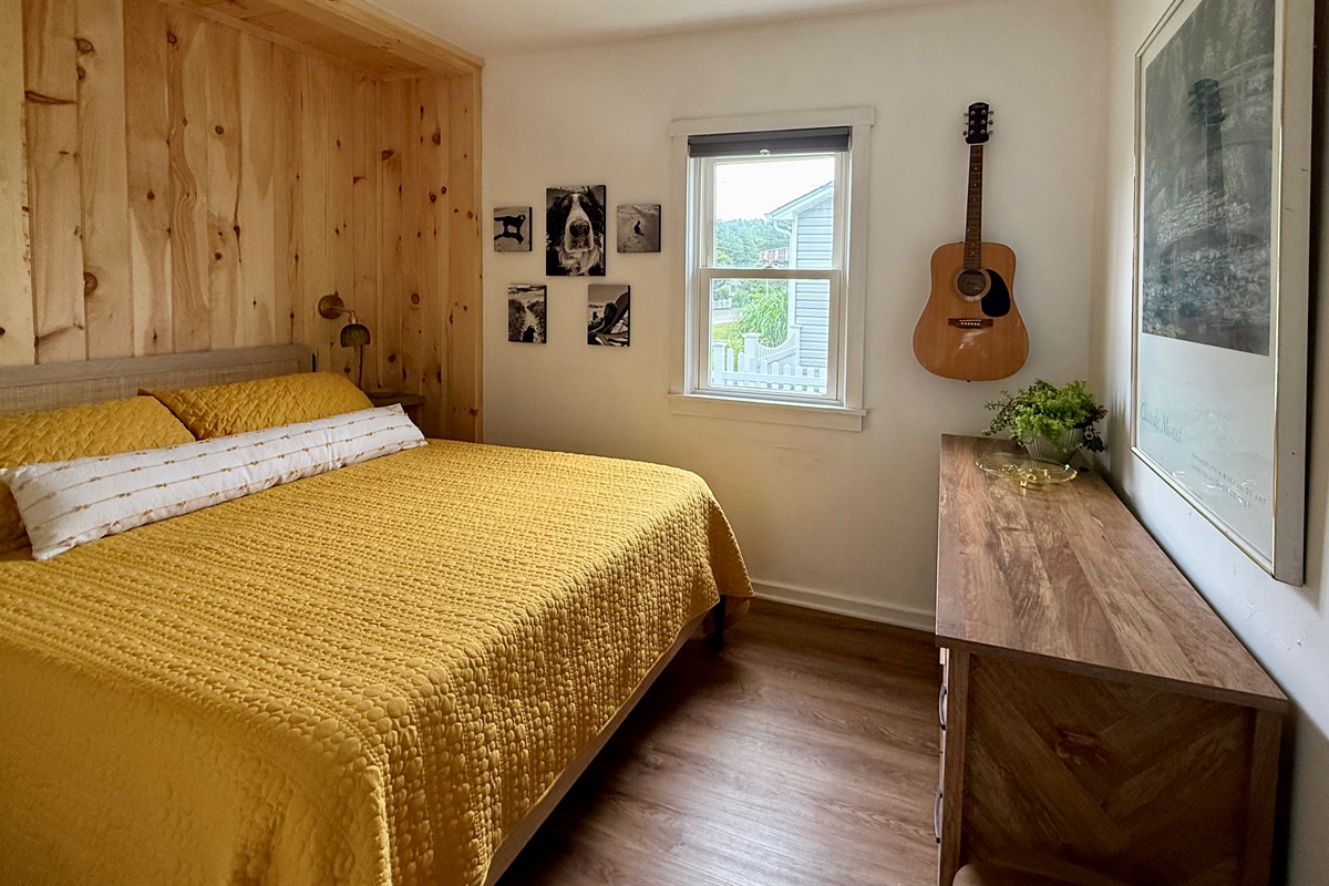 Queen beds in both bedrooms 