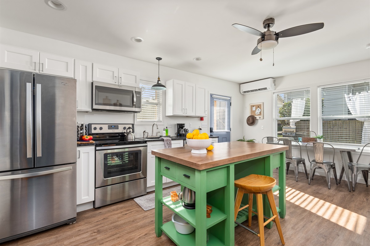 Well equipped kitchen with Dining Table.