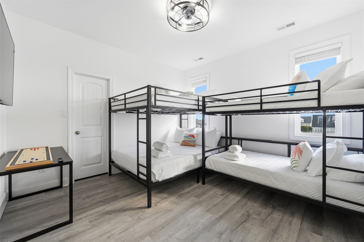 The ultimate bunk room setup for kids, cousins, and late-night vacation laughs