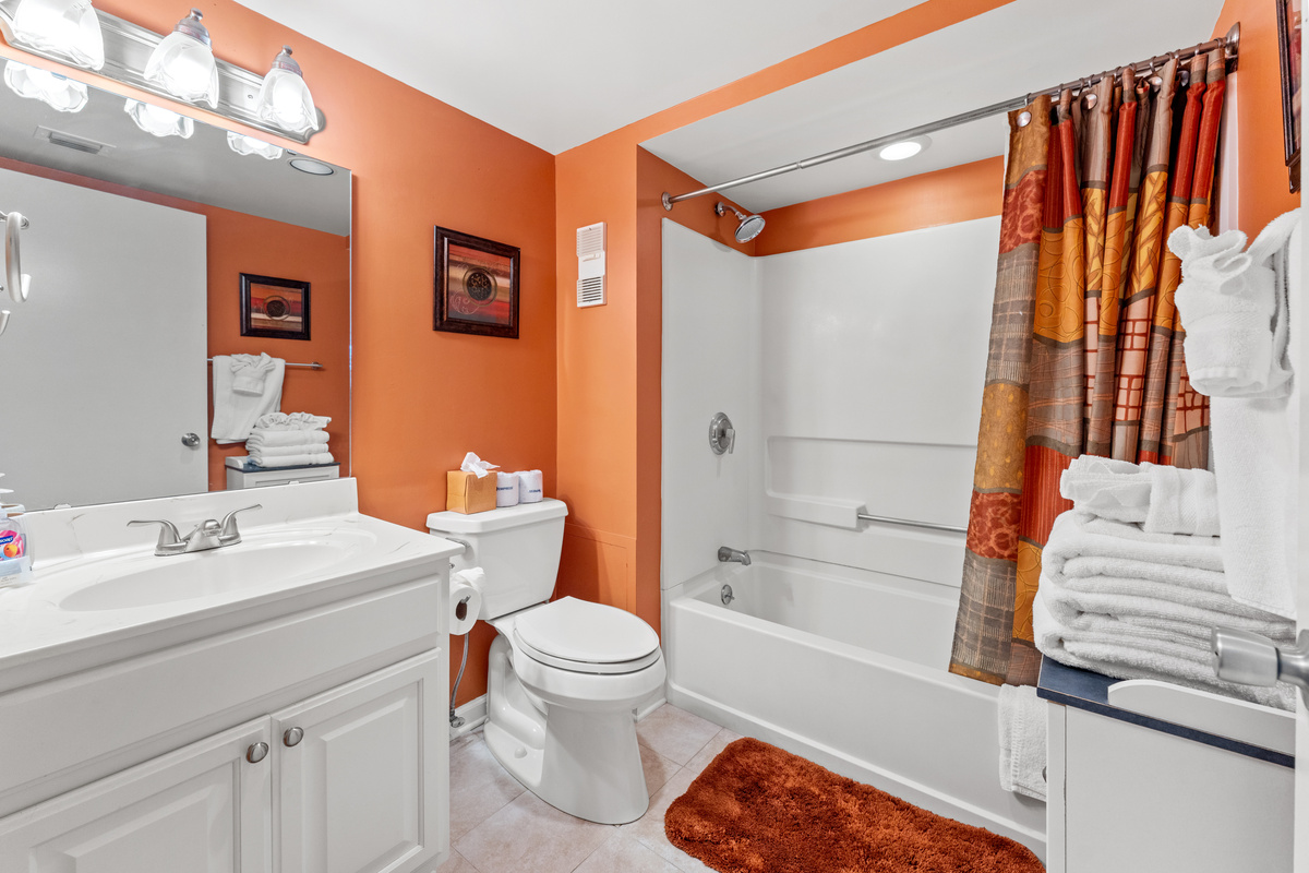 3rd Bathroom with tub/shower combo