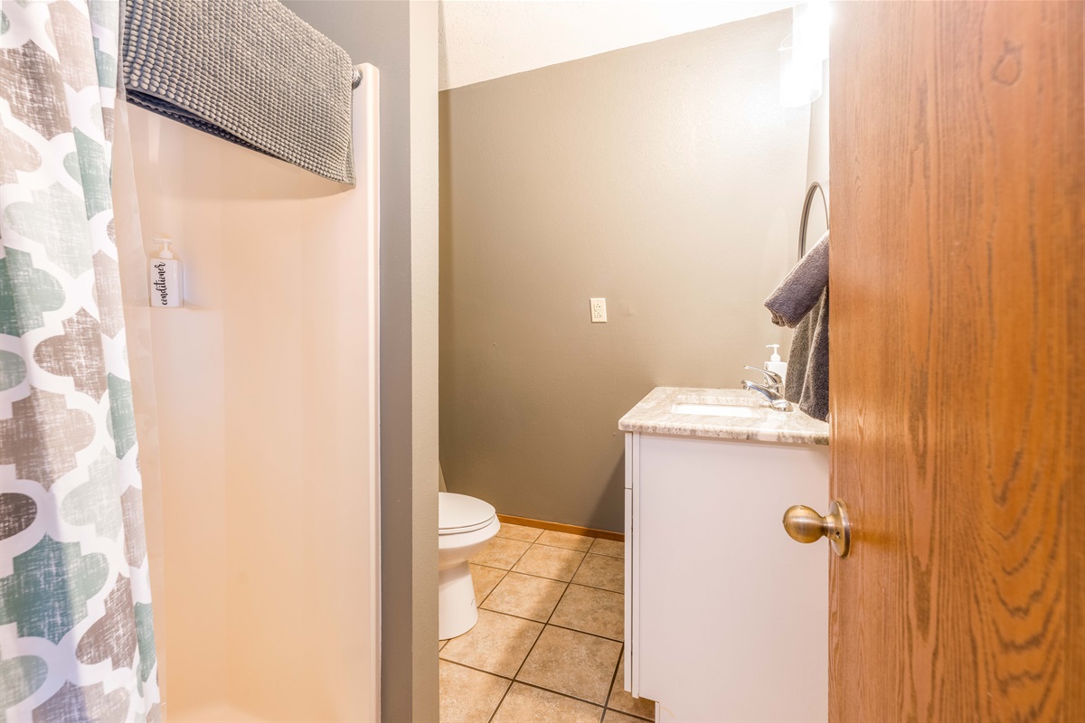 Bathroom 3: Shower